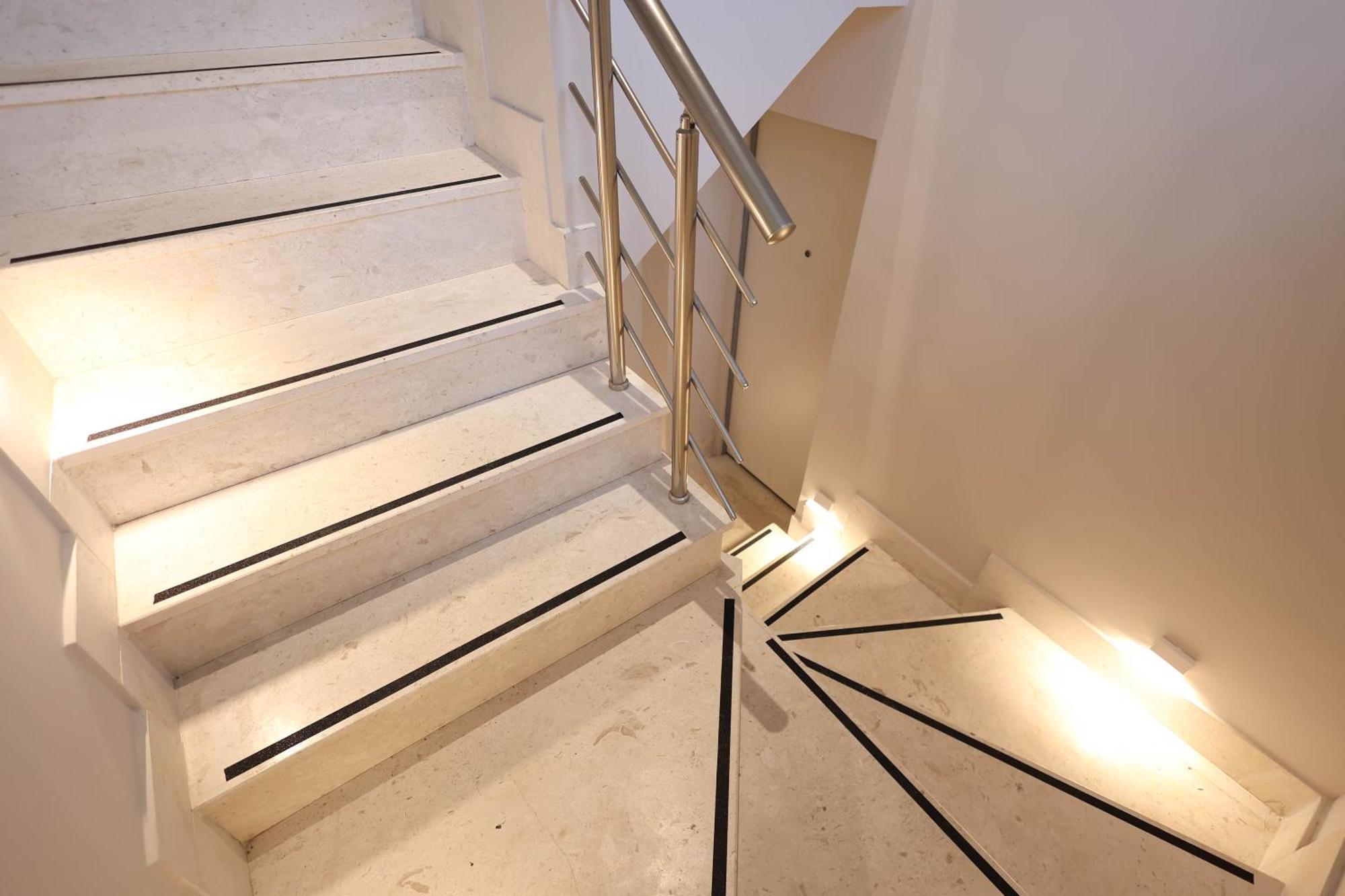 Grandstay Studios Драч Екстериор снимка
